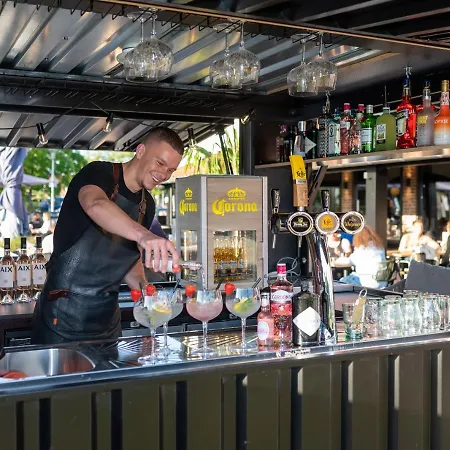 Bar-bistro-hotel Dok