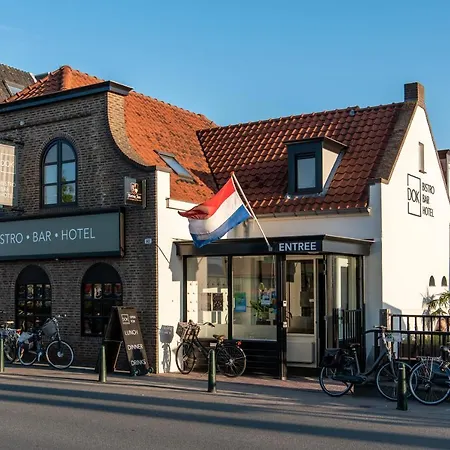 Bar-bistro-hotel Dok 3*