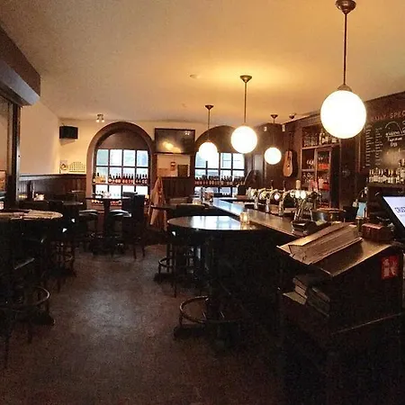 Bar-bistro-hotel Dok Steenbergen (North Brabant)