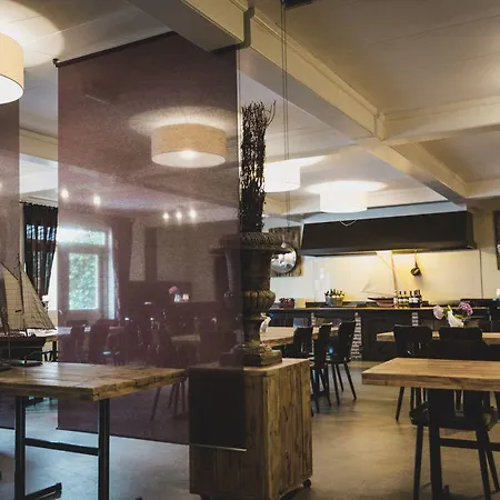 Bar-bistro-hotel Dok Hotel