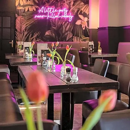 Bar-bistro-hotel Dok 3*