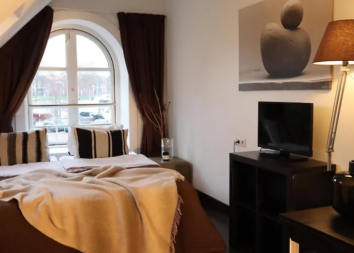 Bar-bistro-hotel Dok Otel Steenbergen (North Brabant)