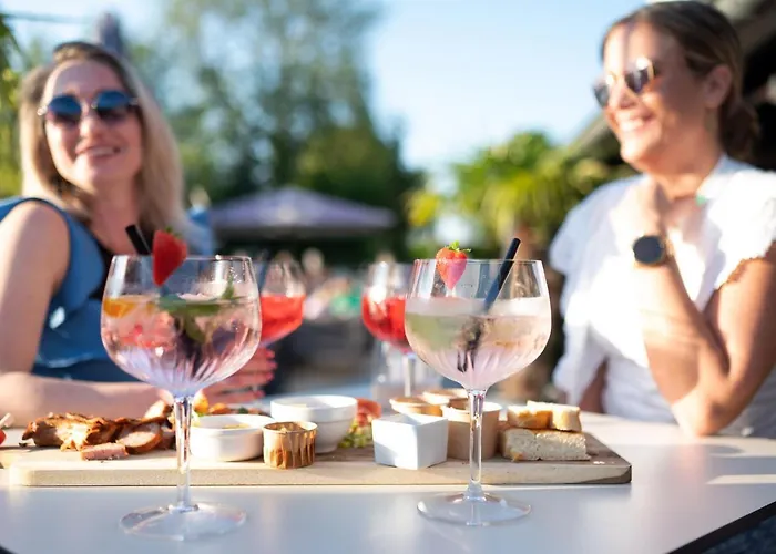 Bar-bistro-hotel Dok 3* Steenbergen (North Brabant)