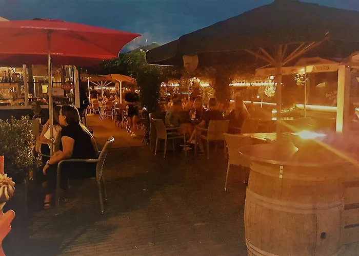 Otel Bar-bistro-hotel Dok 3*