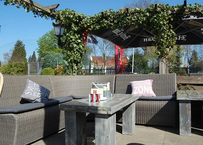 Bar-bistro-hotel Dok Otel 3*