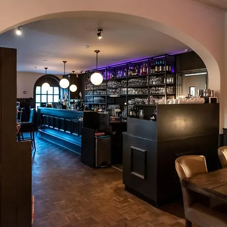 Bar-bistro-hotel Dok 3*