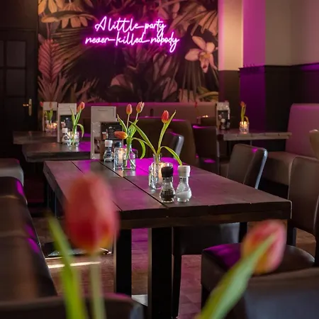 Bar-bistro-hotel Dok Отель Стенберген