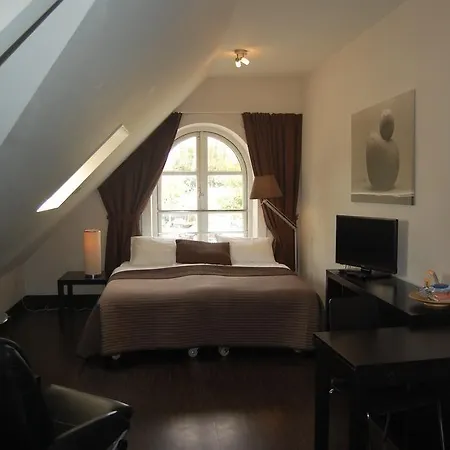 Bar-bistro-hotel Dok Steenbergen (North Brabant)