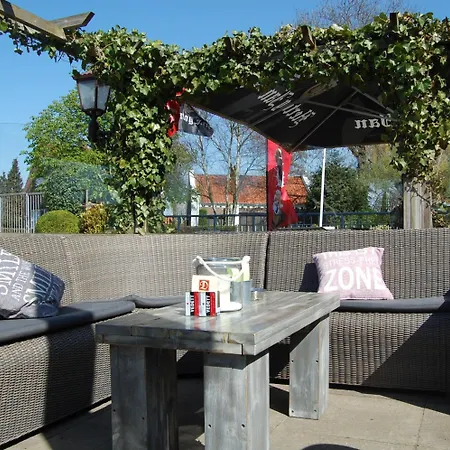 Bar-bistro-hotel Dok Hotel 3*